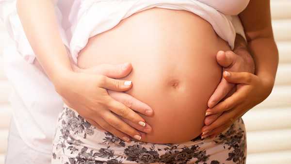 怀孕期间乳房疼痛是怎么回事？孕期乳房胀痛怎么办？